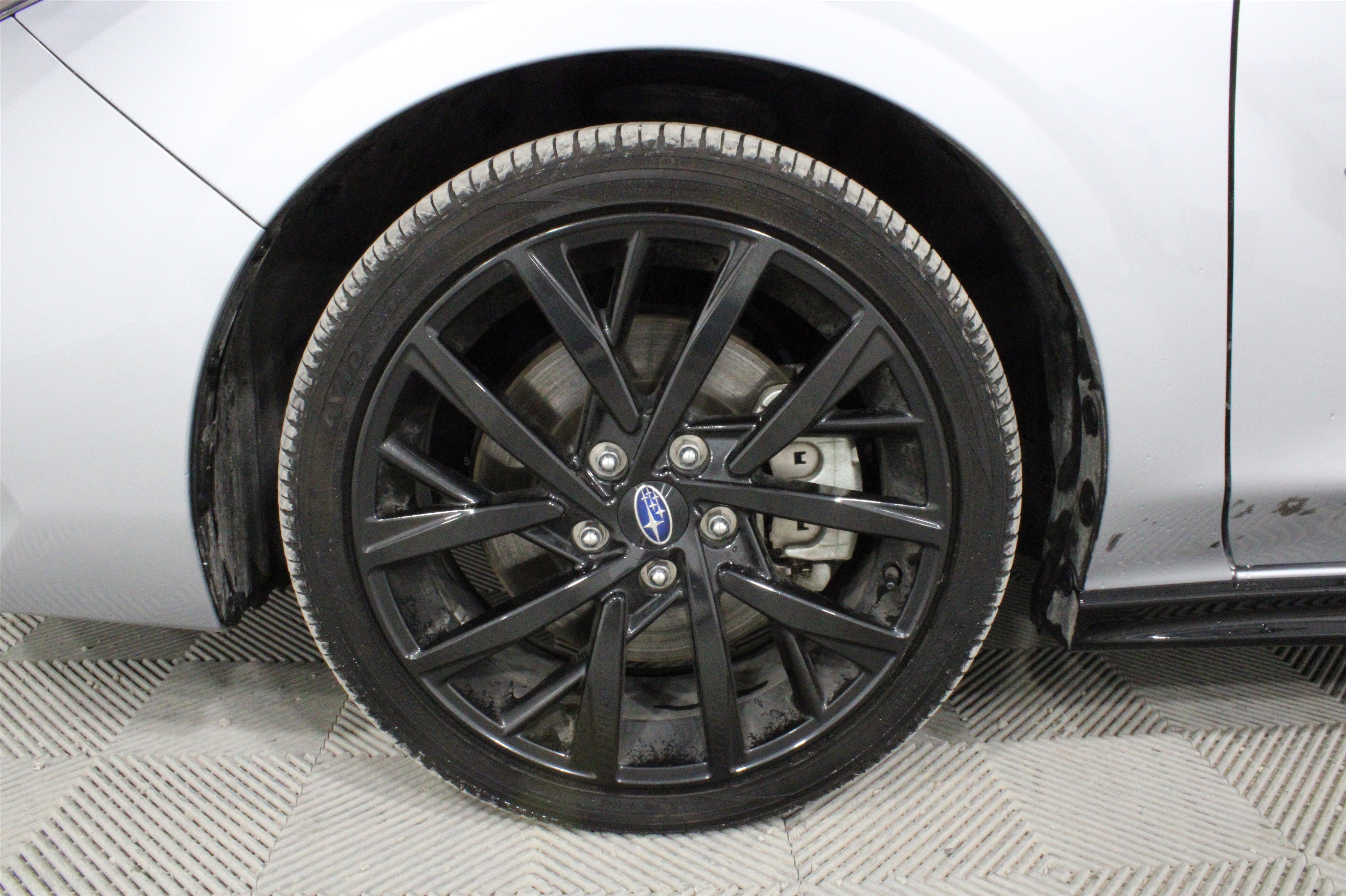 Used 2025 Ice Silver Metallic Subaru RS image 33