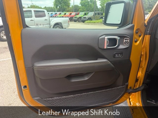 New 2026 Goldilocks Exterior Paint Jeep Sahara image 14