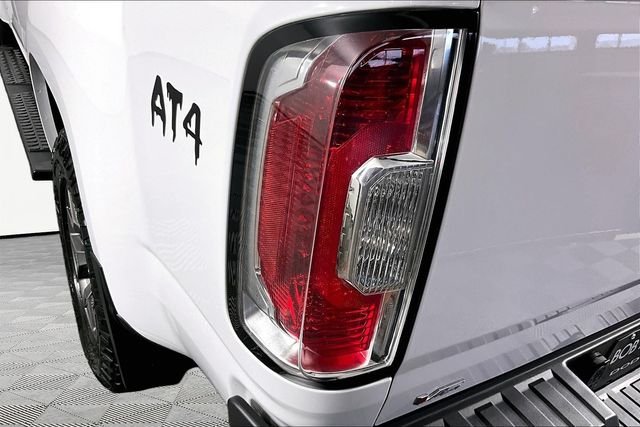 Used 2022 White GMC AT4 w/Leather image 23