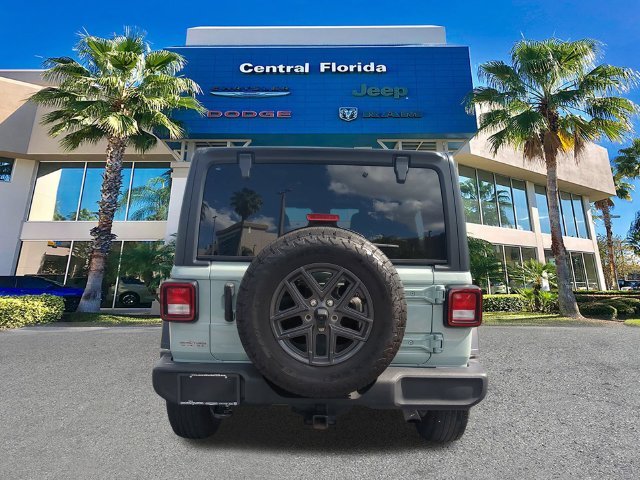 Certified Used 2024  Jeep Sport S image 6