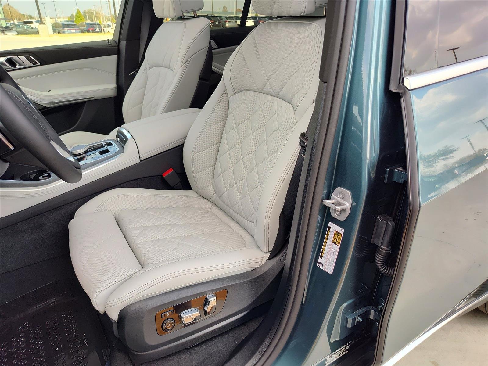 New 2026 Blue Ridge Mountain Metallic BMW sDrive40i image 7