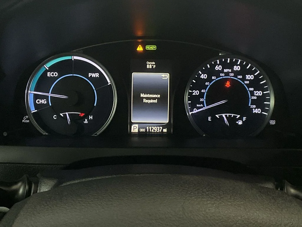 Used 2017 Super White Toyota LE image 27