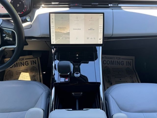 Certified Used 2025 Fuji White Land Rover SE image 27