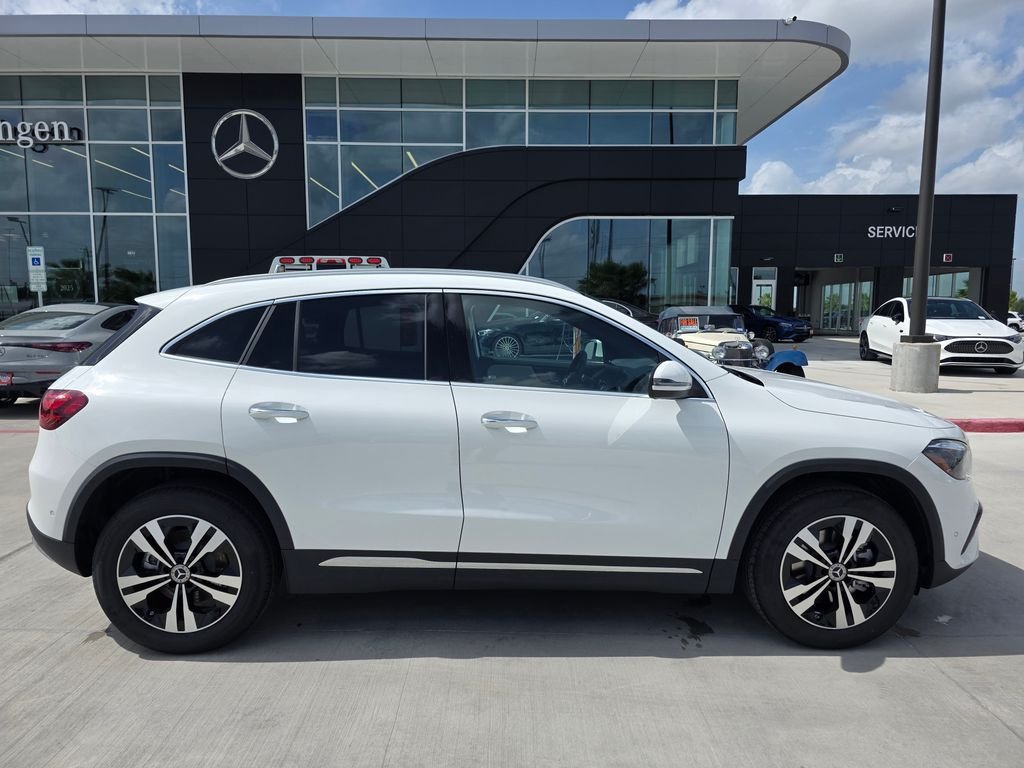 New 2026 Polar White Mercedes-Benz GLA 250 image 8