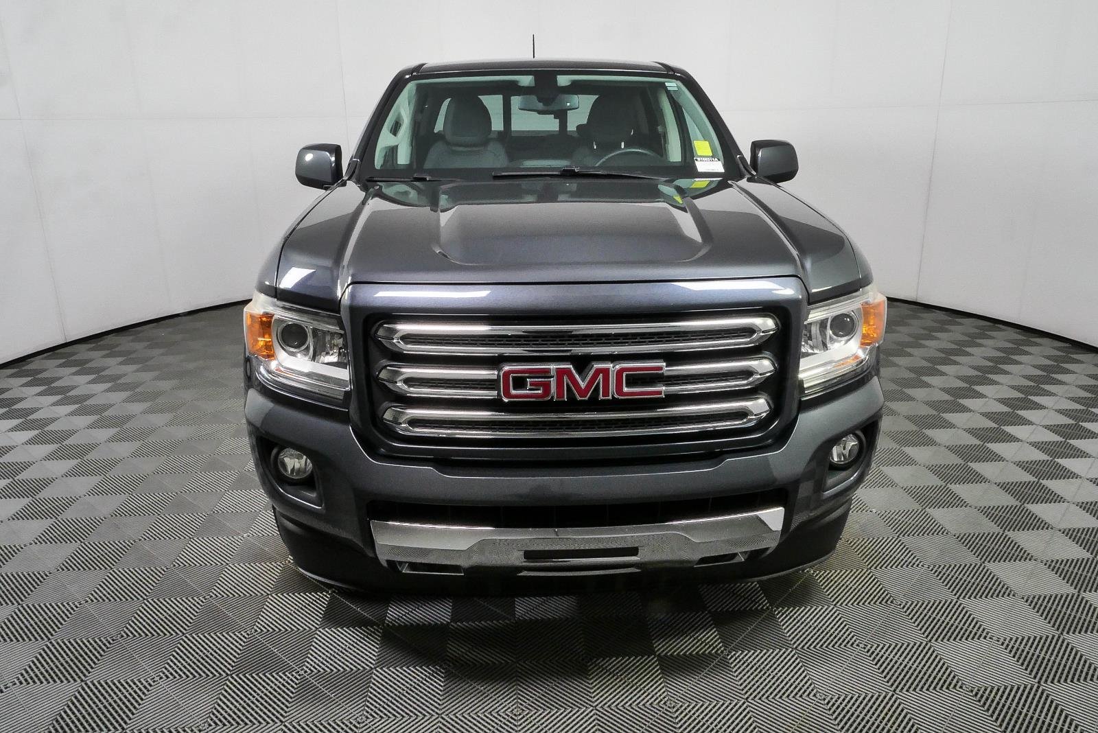 Used 2016 CYBER GRAY METALLIC GMC 4WD SLE image 32