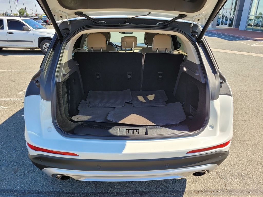 Used 2020 White Lincoln Standard image 11