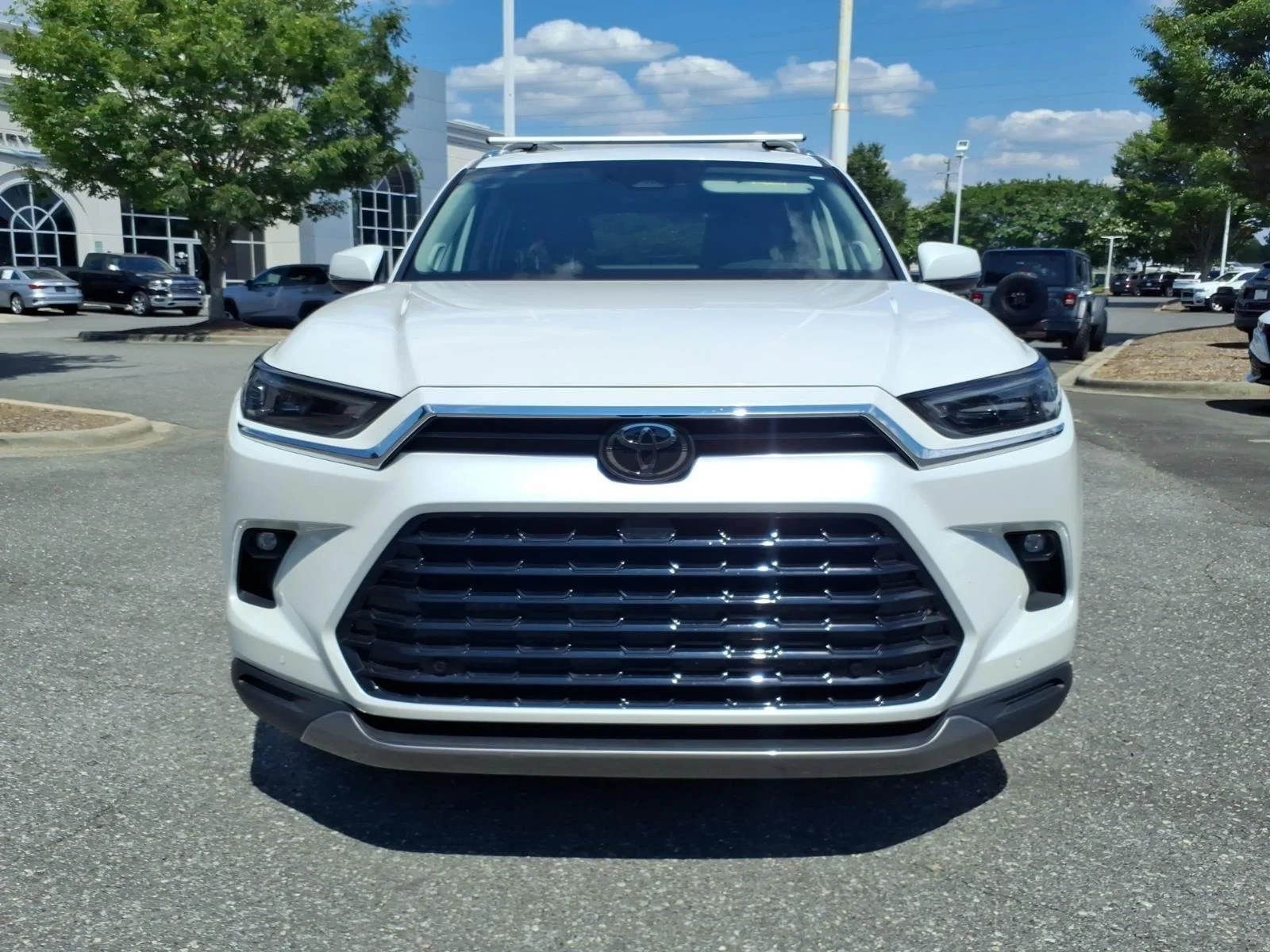 Used 2024 Wind Chill Pearl Toyota Limited image 14