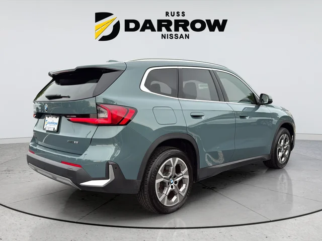 Used 2023 Green BMW xDrive28i image 5