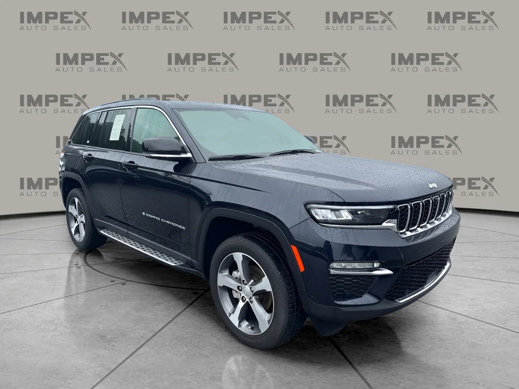 Used 2024 Black Jeep Limited image 4