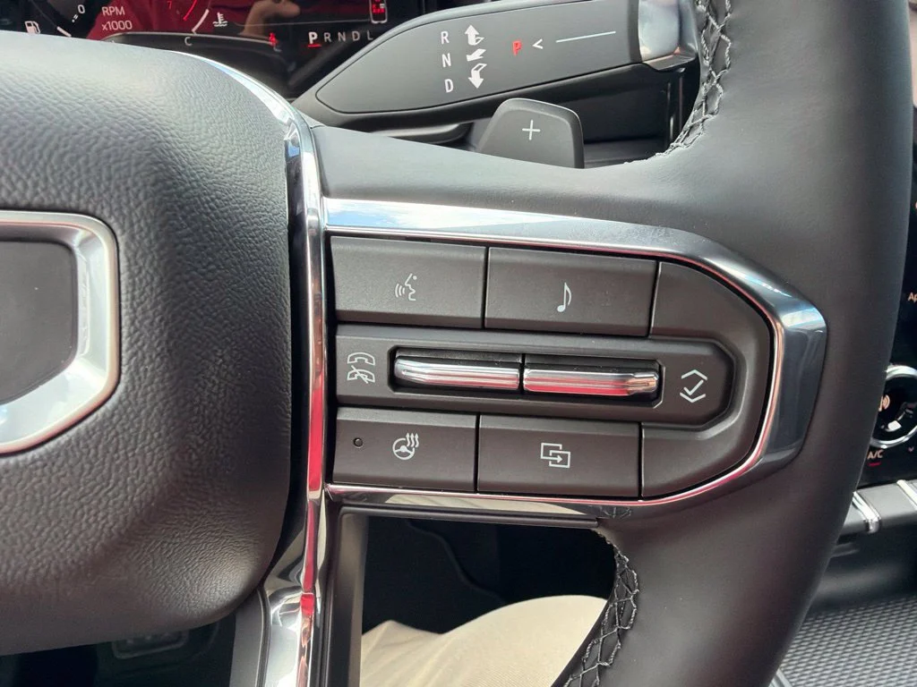 New 2027 Summit White GMC Elevation image 21