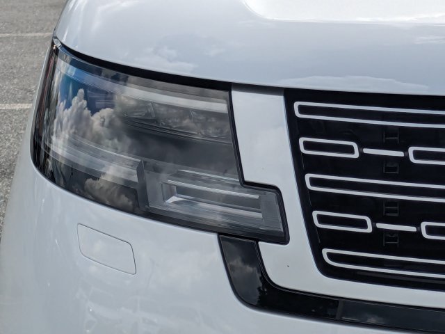 Certified Used 2024 White Land Rover Autobiography image 10