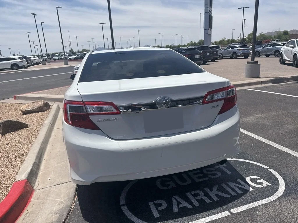 Used 2014 White Toyota XLE image 5