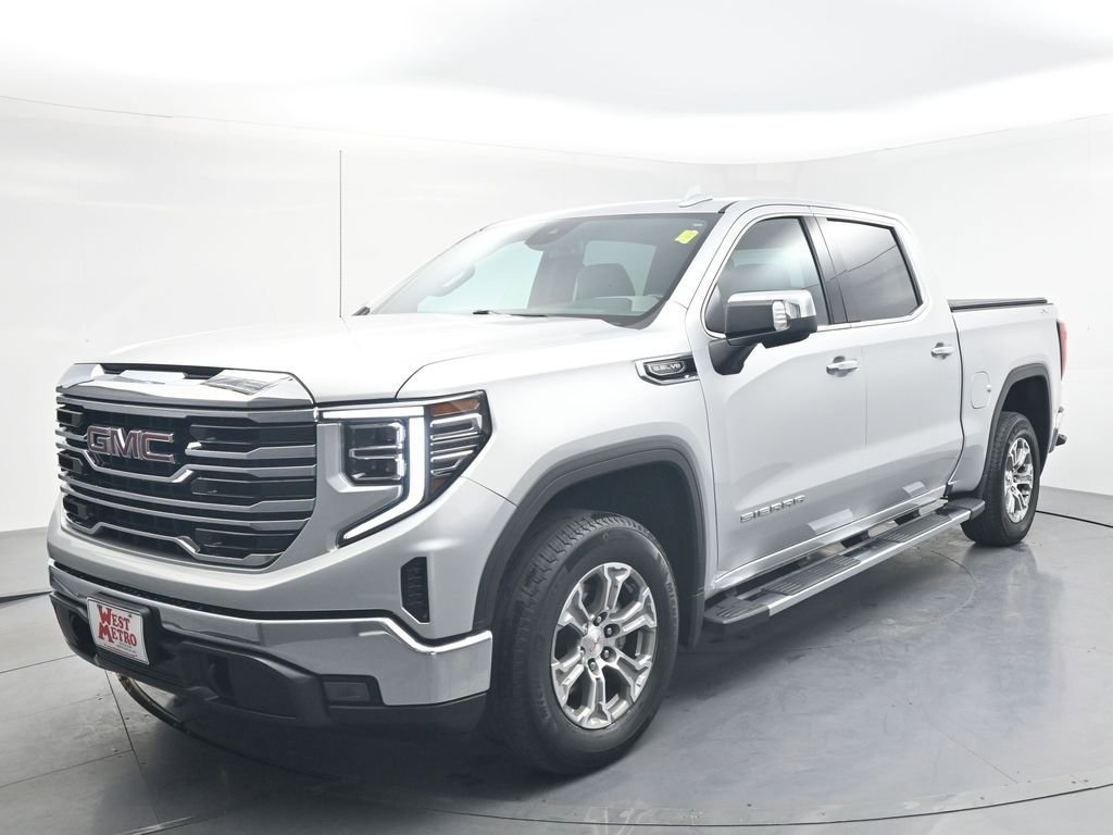 2022 GMC Sierra 4WD Crew Cab Short Box SLT's photo