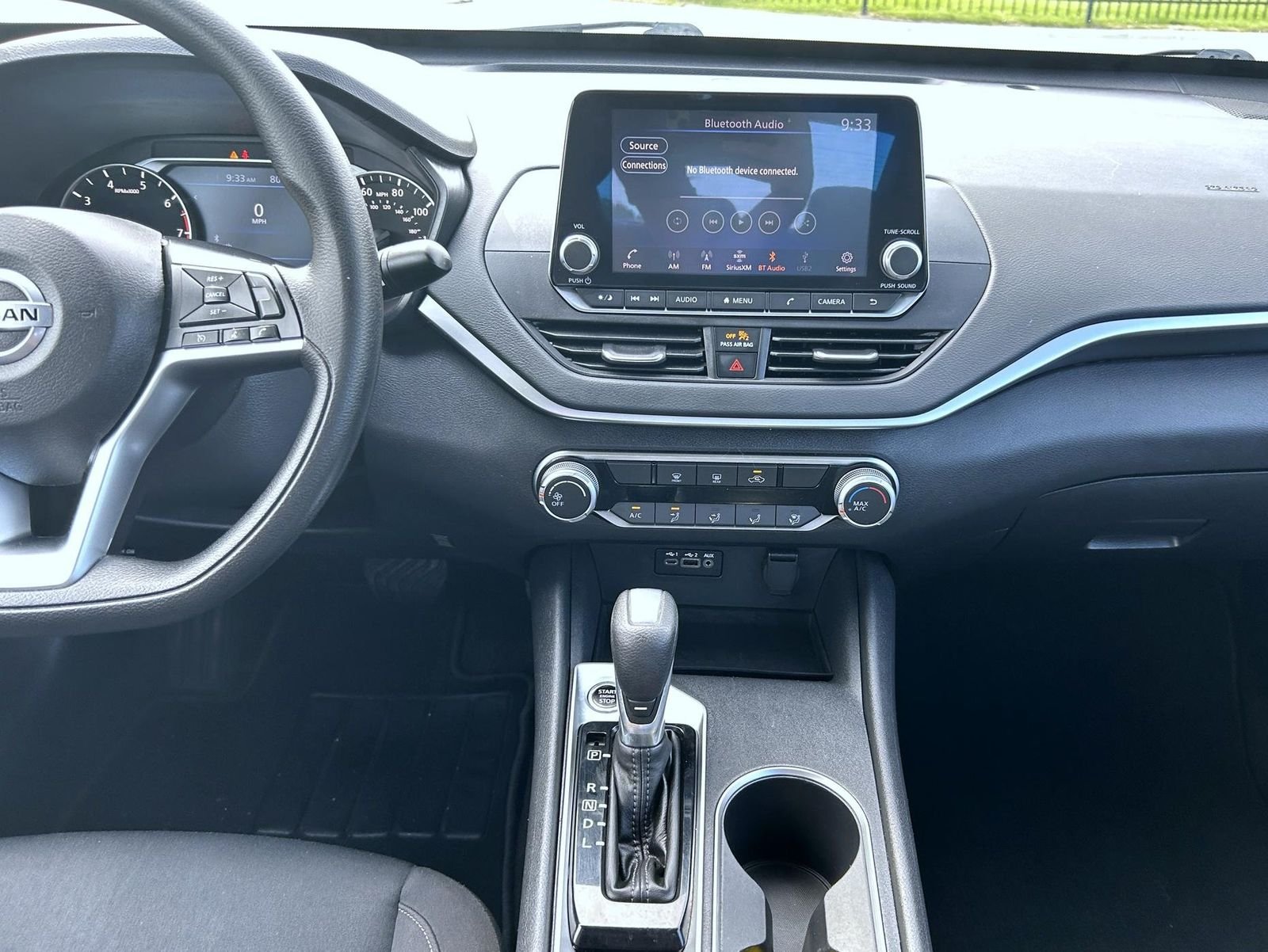 Used 2022 Black Nissan 2.5 SV image 12