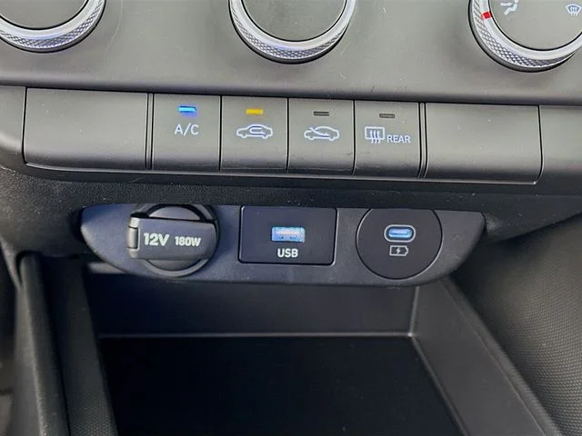 New 2026 Hyundai ELANTRA SE