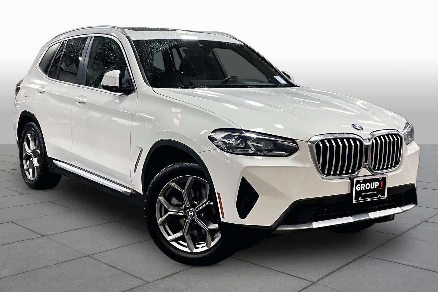 Used 2022 Alpine White BMW xDrive30i image 3