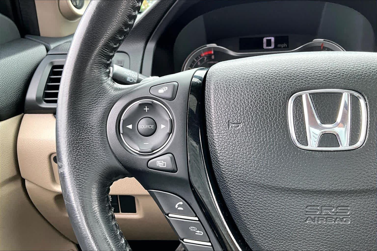 Used 2016 White Diamond Pearl Honda Touring image 24
