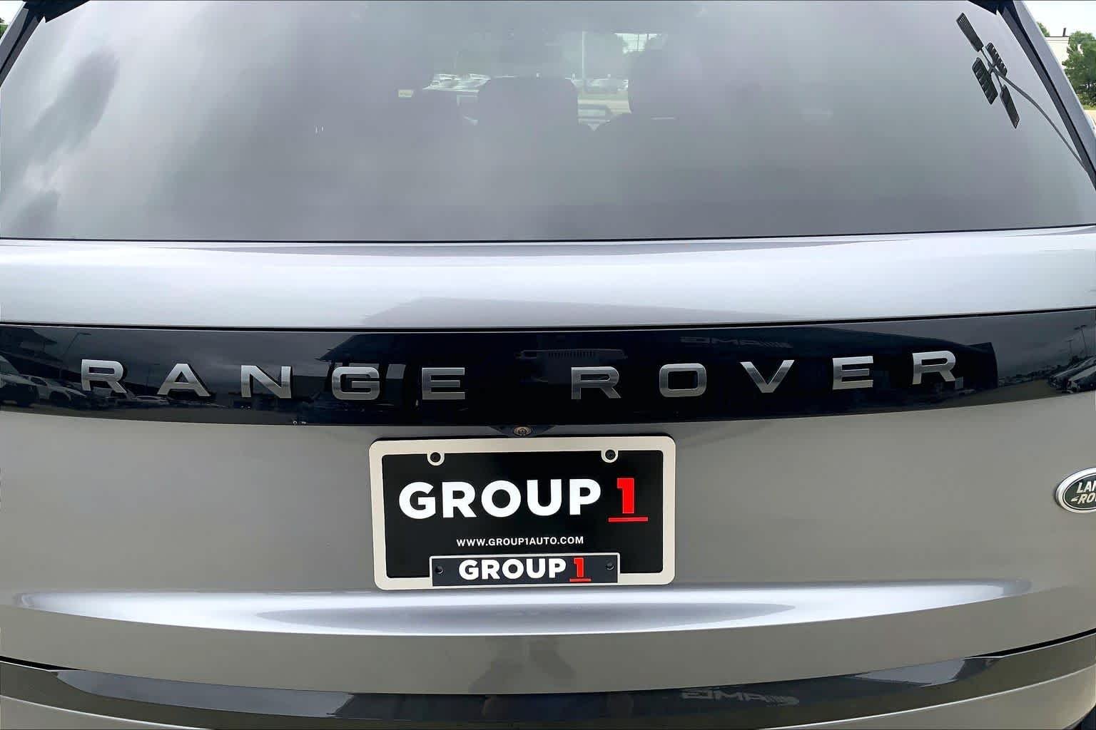 Used 2023 Eiger Grey Metallic Land Rover SE image 29