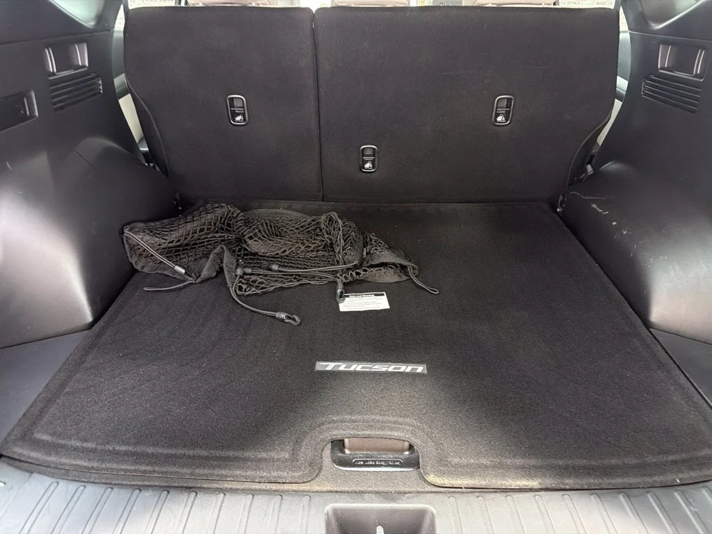 Used 2025 Creamy White Pearl Hyundai SEL Convenience image 9