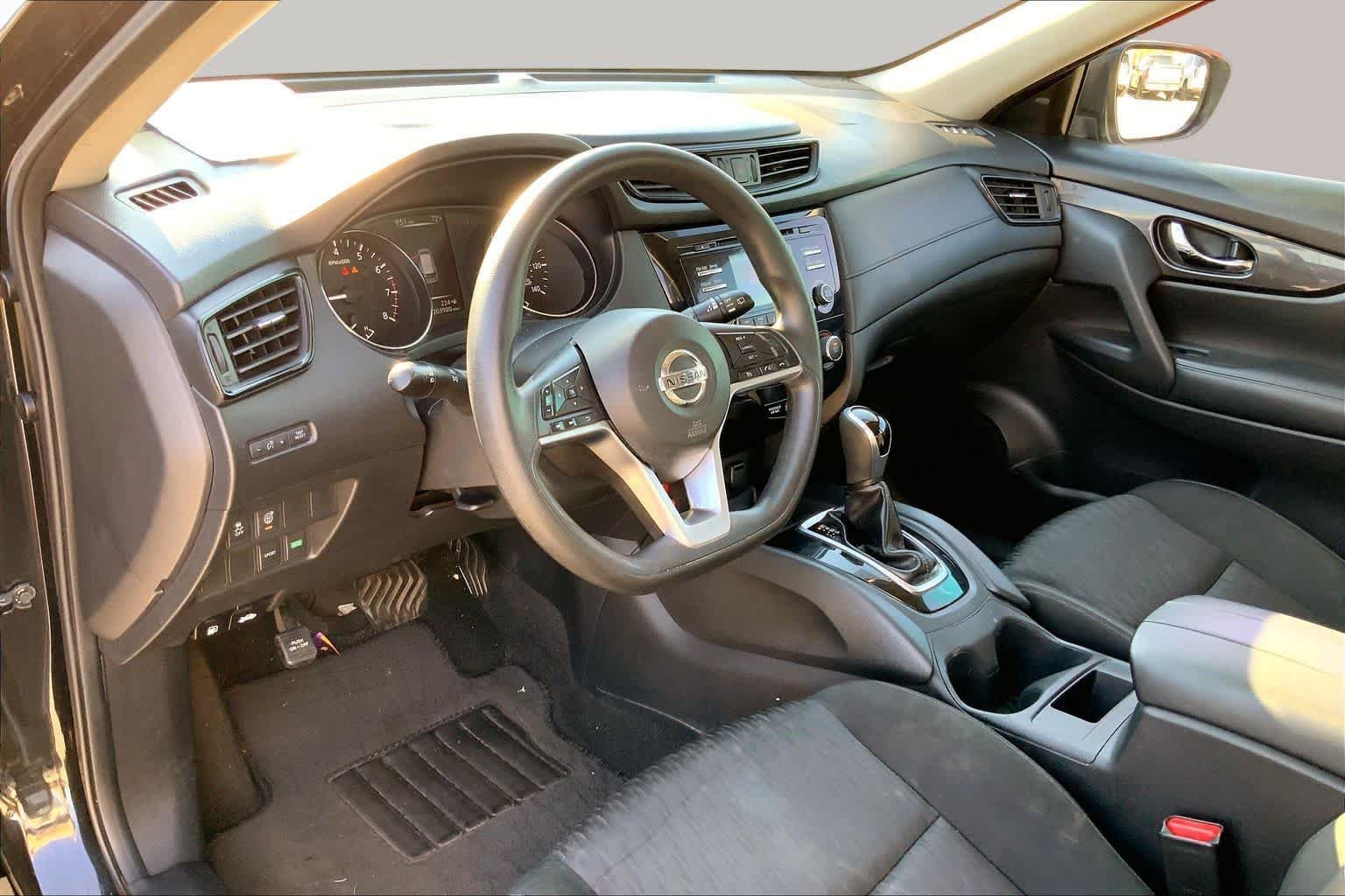 Used 2017 Magnetic Black Nissan S image 15