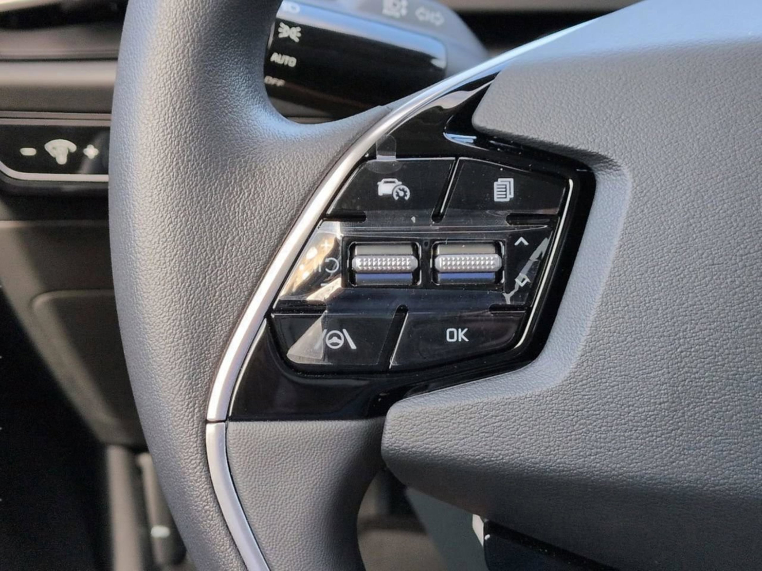 New 2026 Interstellar Gray Kia LX image 26