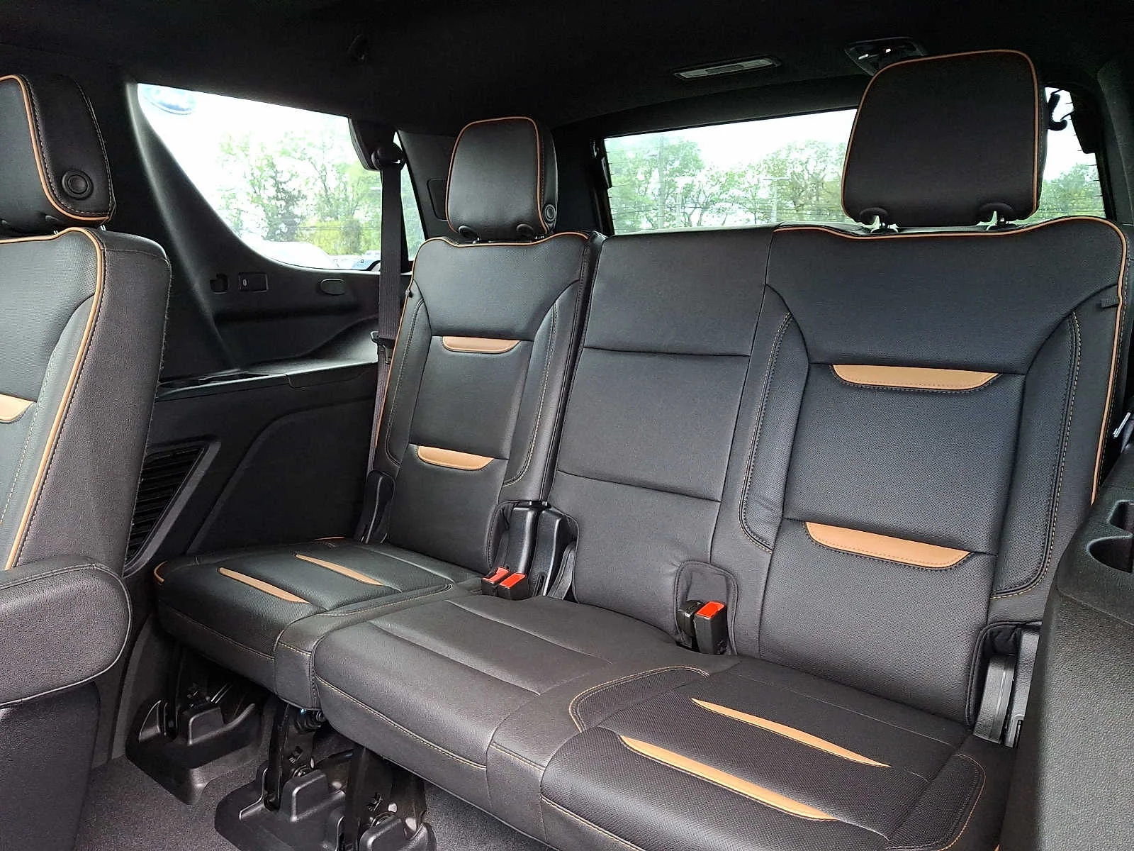 Used 2023 Summit White GMC AT4 image 10