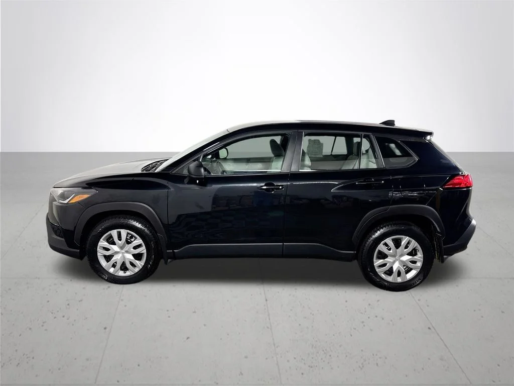 Used 2025 Black Toyota L image 9