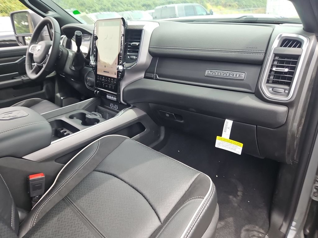 New 2026 Ceramic Gray Clear-Coat Exterior Paint RAM Laramie image 17