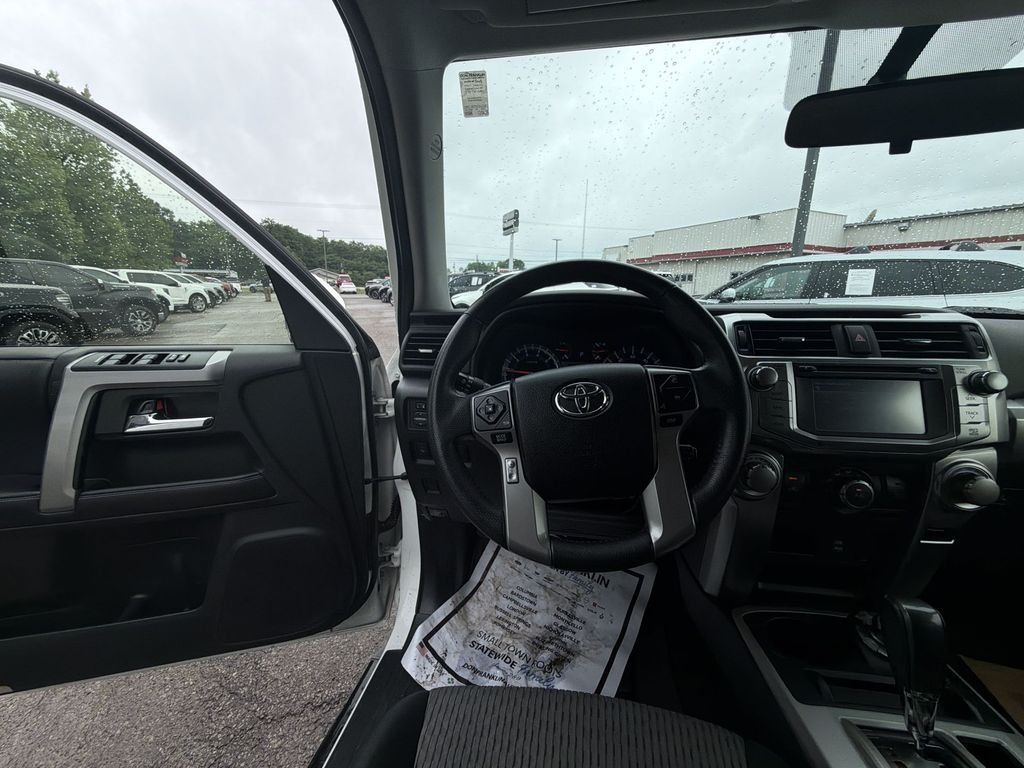 Used 2019 White Toyota SR5 image 14