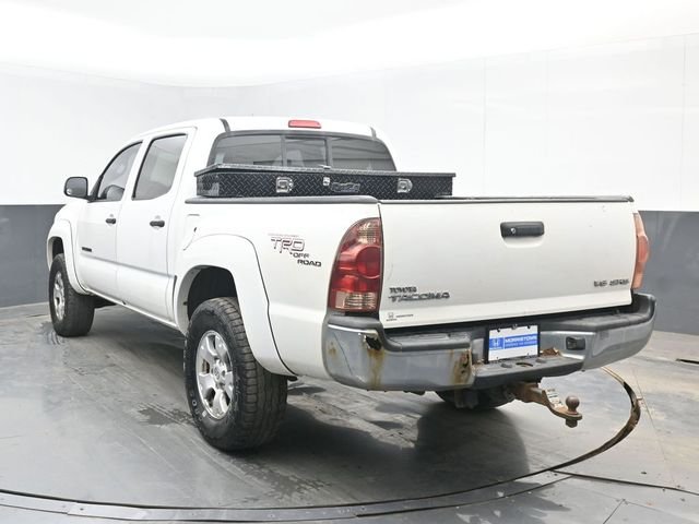 Used 2008 White Toyota Base image 6