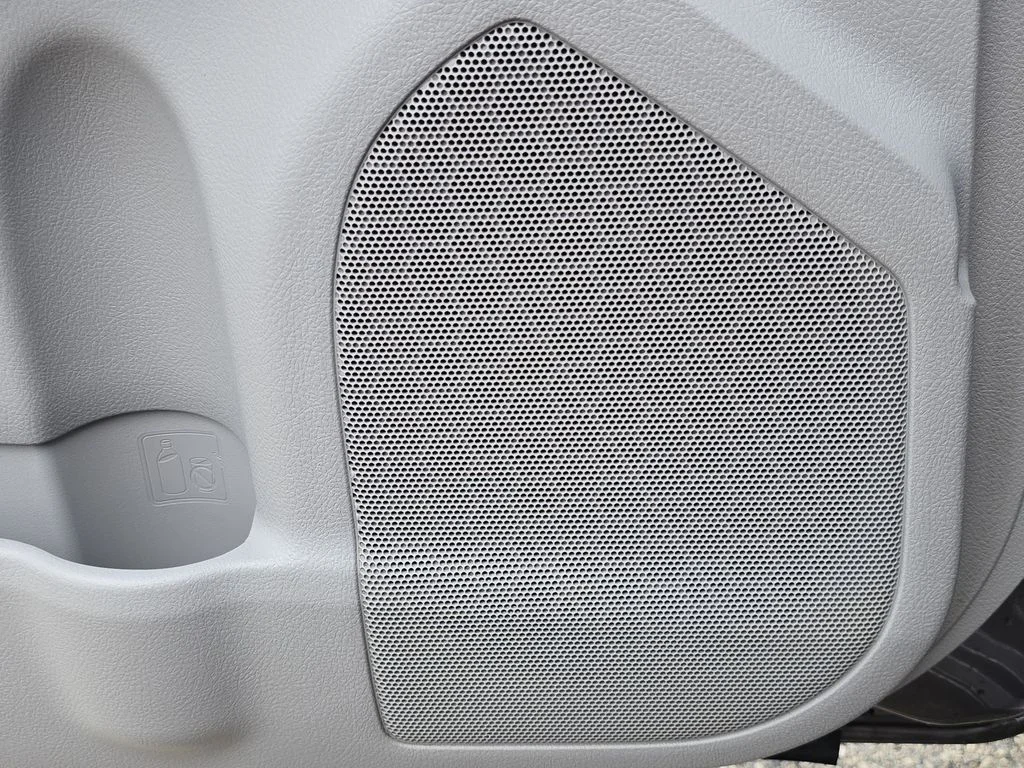 Used 2015 Gray Toyota LE image 20