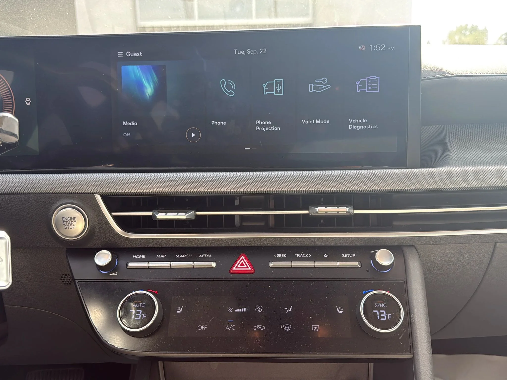 Used 2025 Aero Silver Hyundai SEL image 17