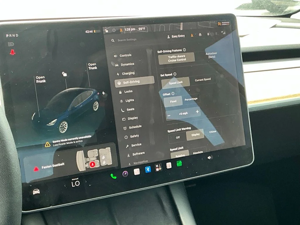 Used 2021  Tesla Standard Range Plus image 38