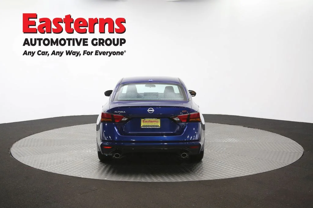 Used 2024 Blue Nissan 2.5 SR image 39