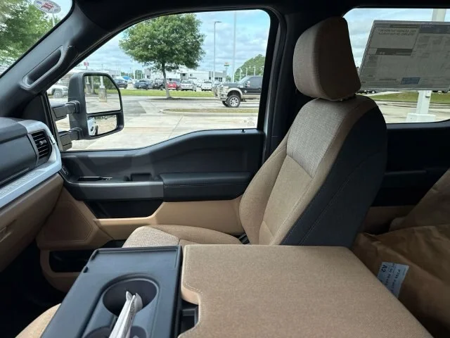 New 2026 Oxford White Ford F-350® XLT image 44