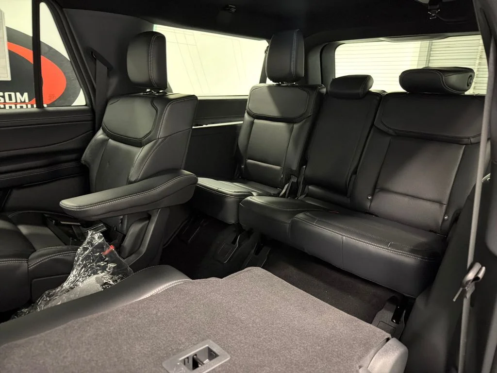 New 2027 Gray Ford Platinum image 13
