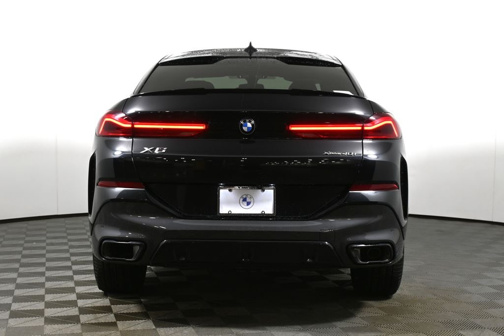 Used 2021 Black Sapphire Metallic BMW xDrive40i image 6