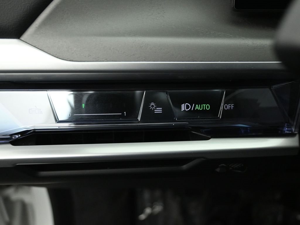 2023 BMW I7 - Image 18