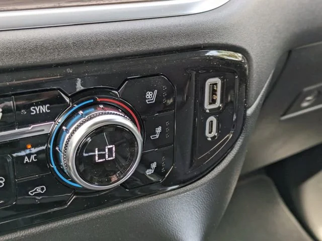 2026 GMC Sierra 1500 SLT - Photo 31