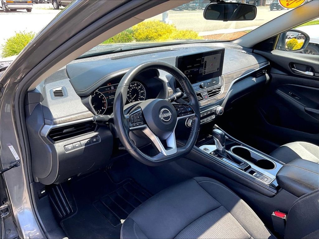 Used 2024 Gray Nissan 2.5 SV image 8