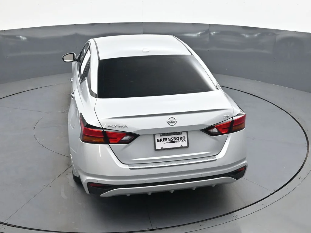 Used 2022 Silver Nissan 2.5 SV image 33