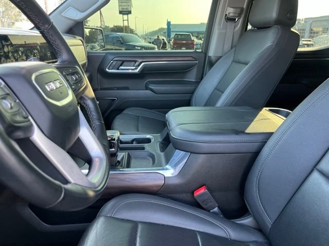 Used 2024 White GMC SLT image 9