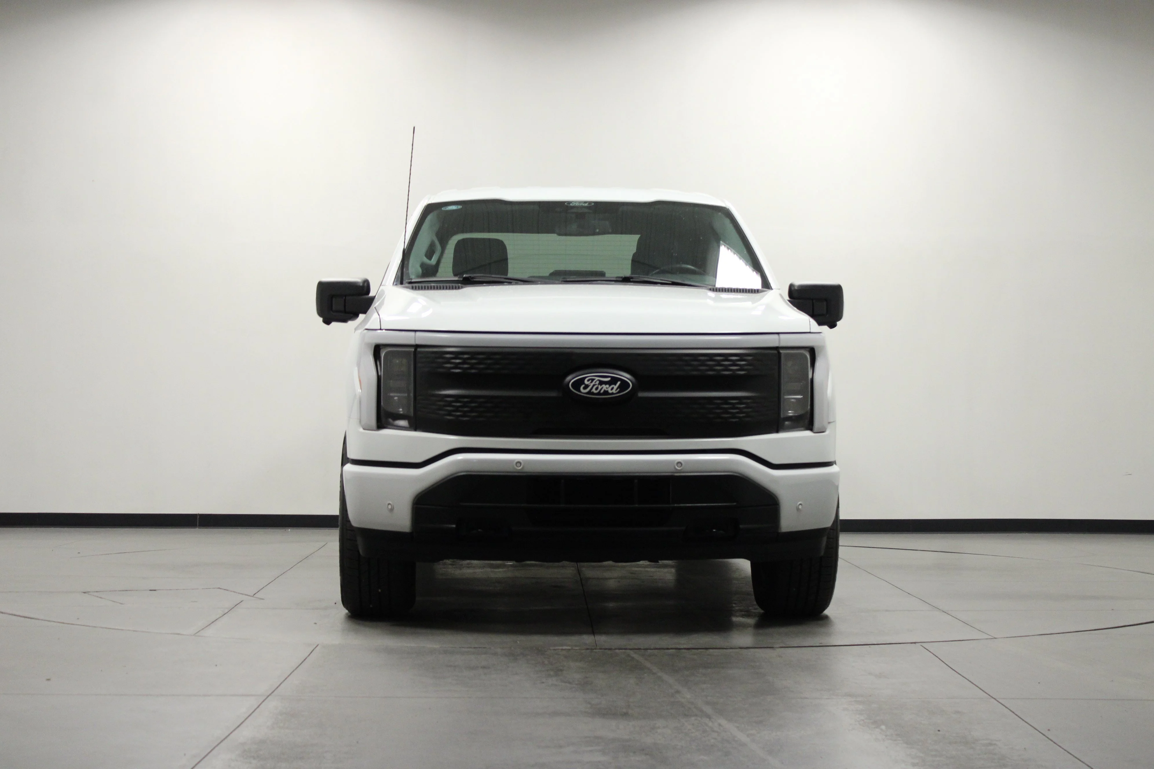 Used 2024 Oxford White Ford Flash image 9