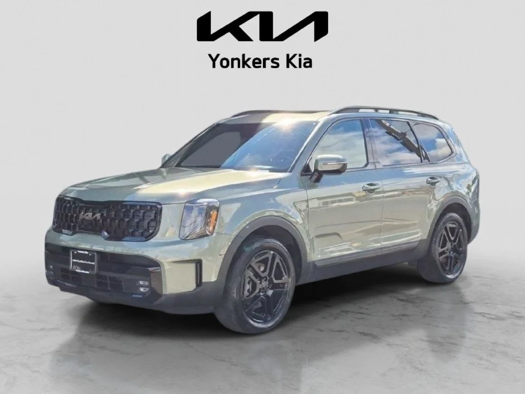 Used 2025 Green Kia SX-Prestige X-Line image 1