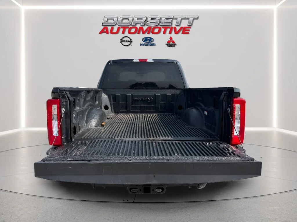 Used 2025 Agate Black Metallic Ford XLT image 16