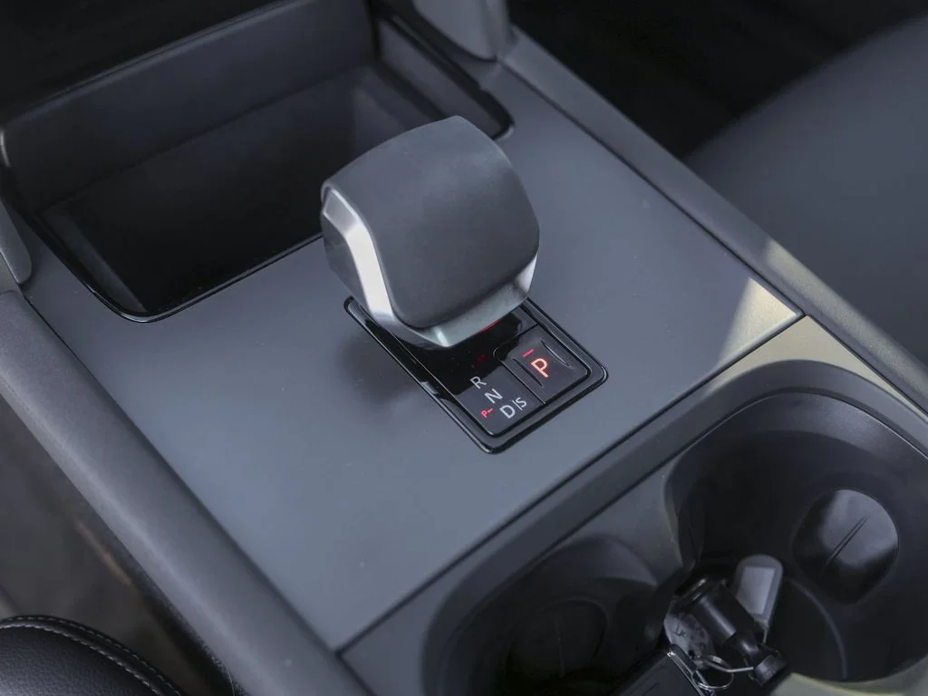 New 2025 Black Land Rover SE image 23