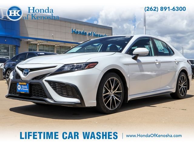 2024 Toyota Camry Hybrid SE