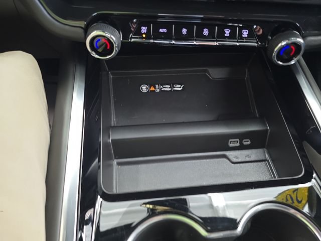 Used 2025 Beige Chevrolet RST image 21
