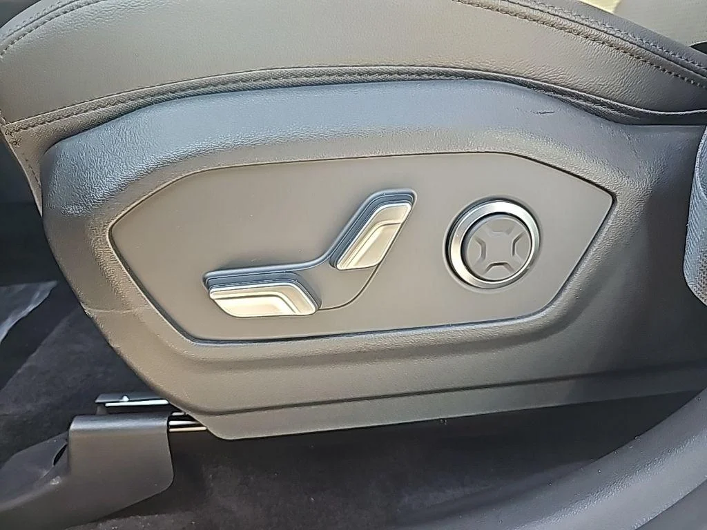 2026 Hyundai Santa Fe Limited - Photo 14