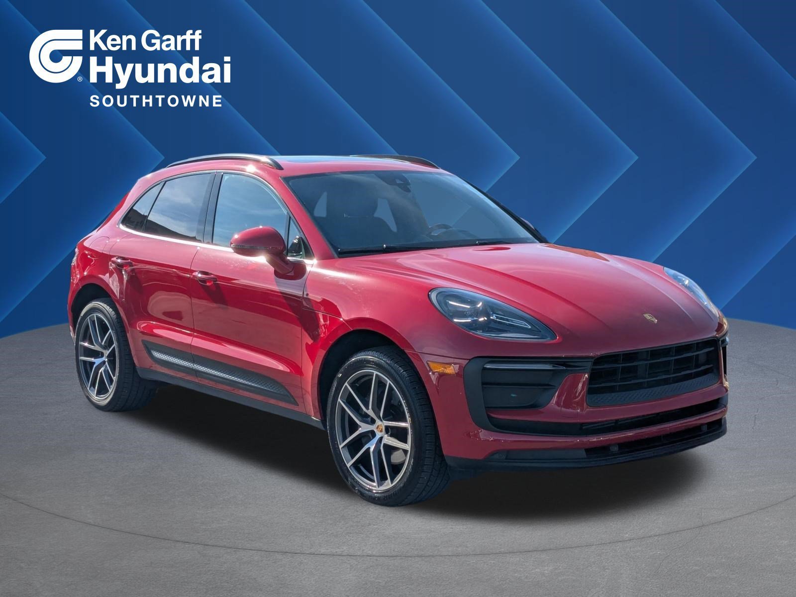 2022 Porsche Macan -'s photo